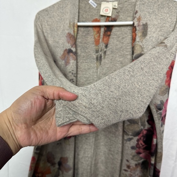 Live in the moment Cardigan size xs - Picture 3 of 6